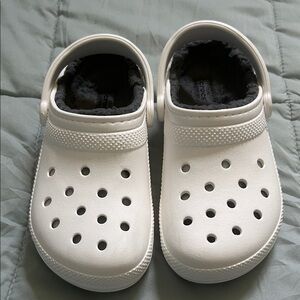 CROCS Women's White Fuzzy